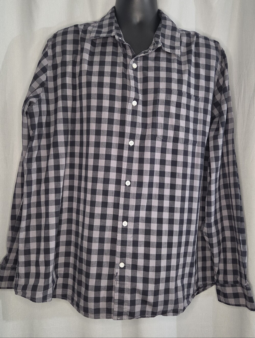 GAP Men’s Button up XXL Black and Gray Check Button-Up Shirt